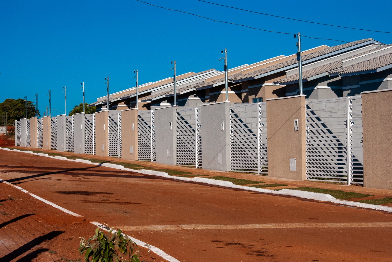 Governo de Goiás entrega recursos para construção de moradias em Nova Veneza