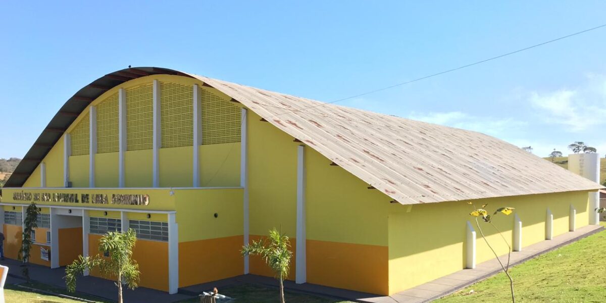 Governo de Goiás entrega reforma de ginásio de esportes em Damolândia