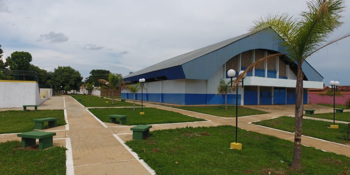 Governo de Goiás entrega complexo esportivo em Aragoiânia no aniversário da cidade