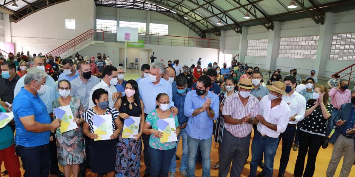 Governo do Estado beneficia 1.104 famílias da região Noroeste de Goiânia com regularização fundiária