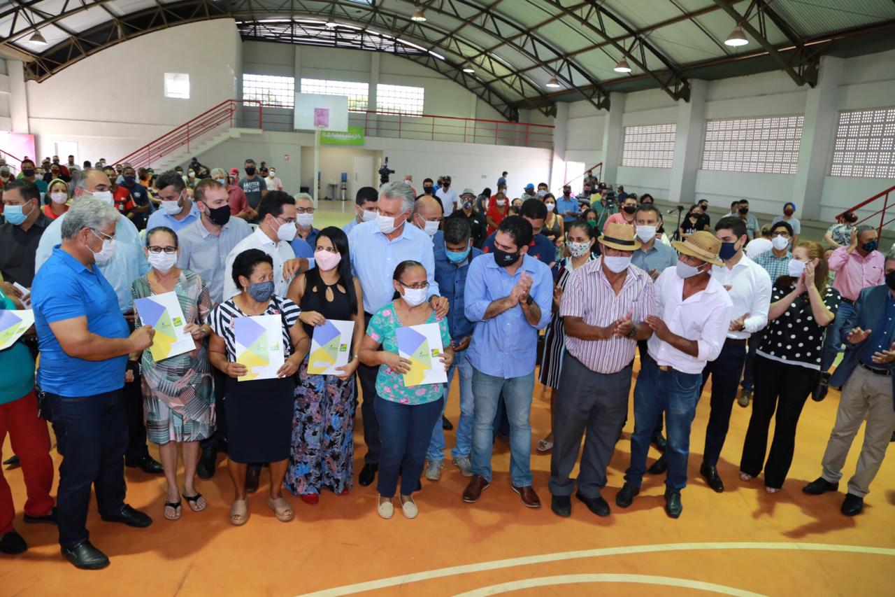 Governo do Estado beneficia 1.104 famílias da região Noroeste de Goiânia com regularização fundiária