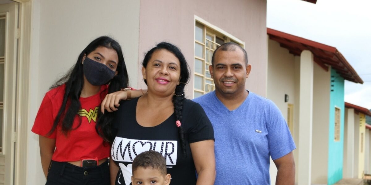 Governo de Goiás entrega mais 34 moradias no Residencial João Paulo II