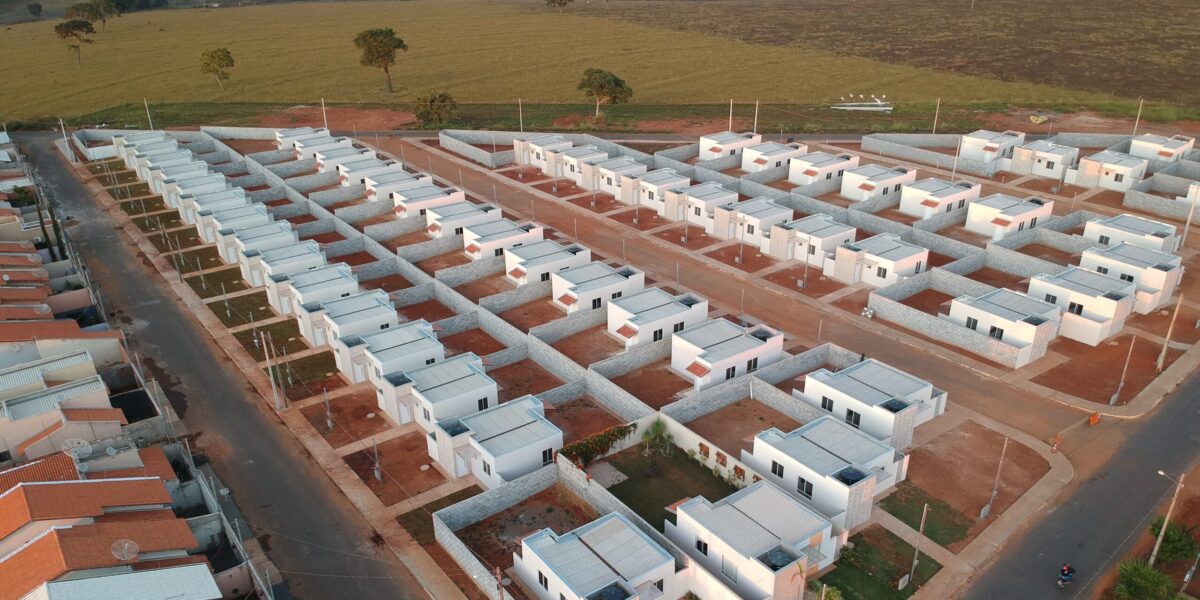 Governo de Goiás entrega residencial em Morrinhos