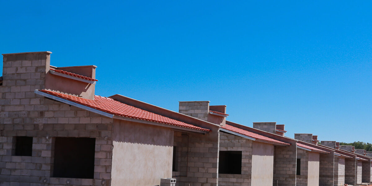 Em entrevista à Rádio Sagres, presidente da Agehab ressalta novo modelo de construção de moradias