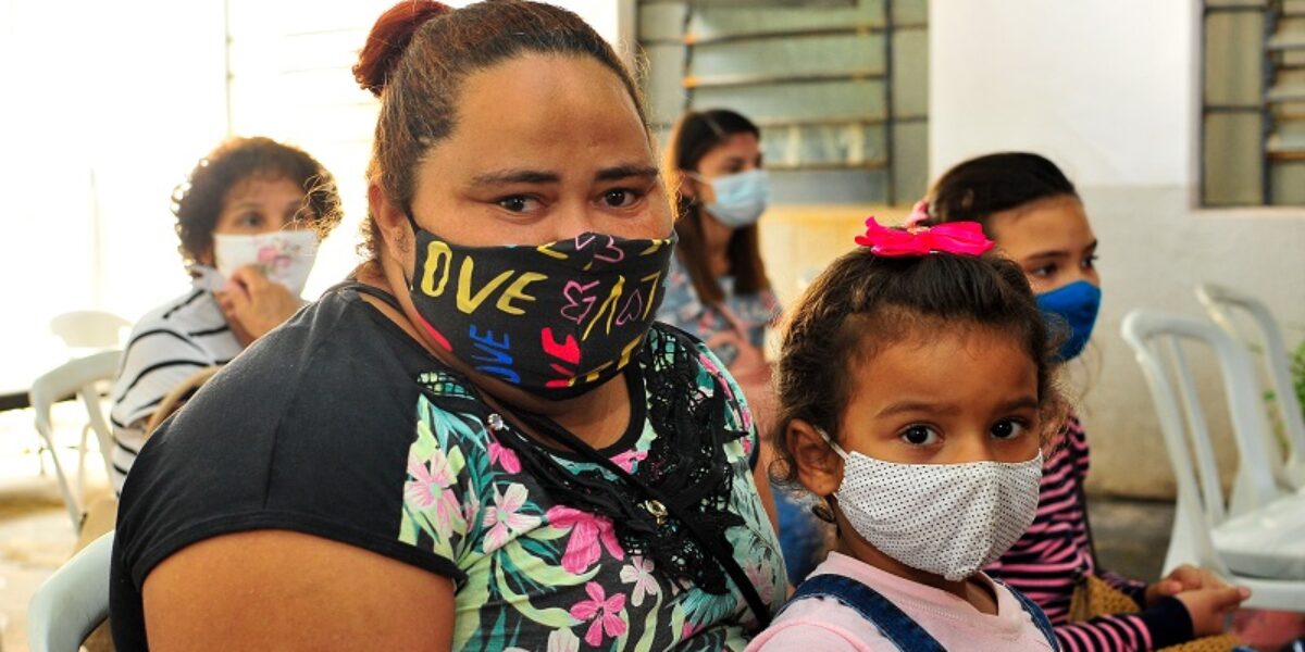 Mais de mil famílias de Aparecida de Goiânia recebem benefícios da Agehab no 2º Mutirão Iris Rezende