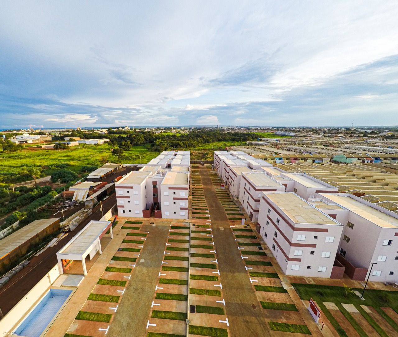 Governo de Goiás entrega 60 apartamentos para famílias de Itumbiara