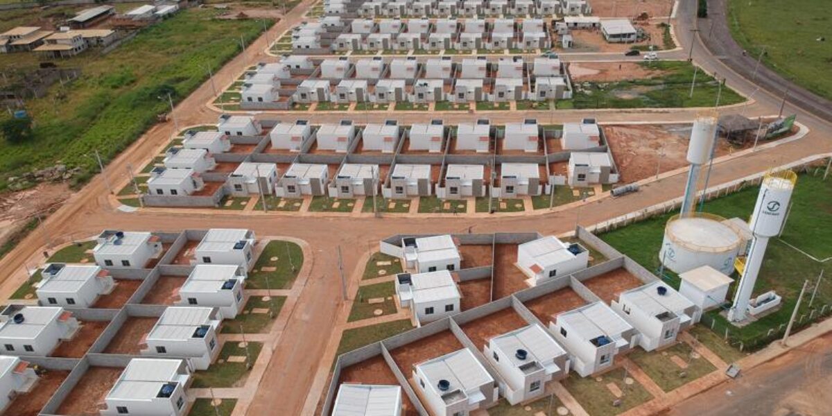 Governo de Goiás entrega em Morrinhos 97 casas construídas com recursos do Crédito Parceria