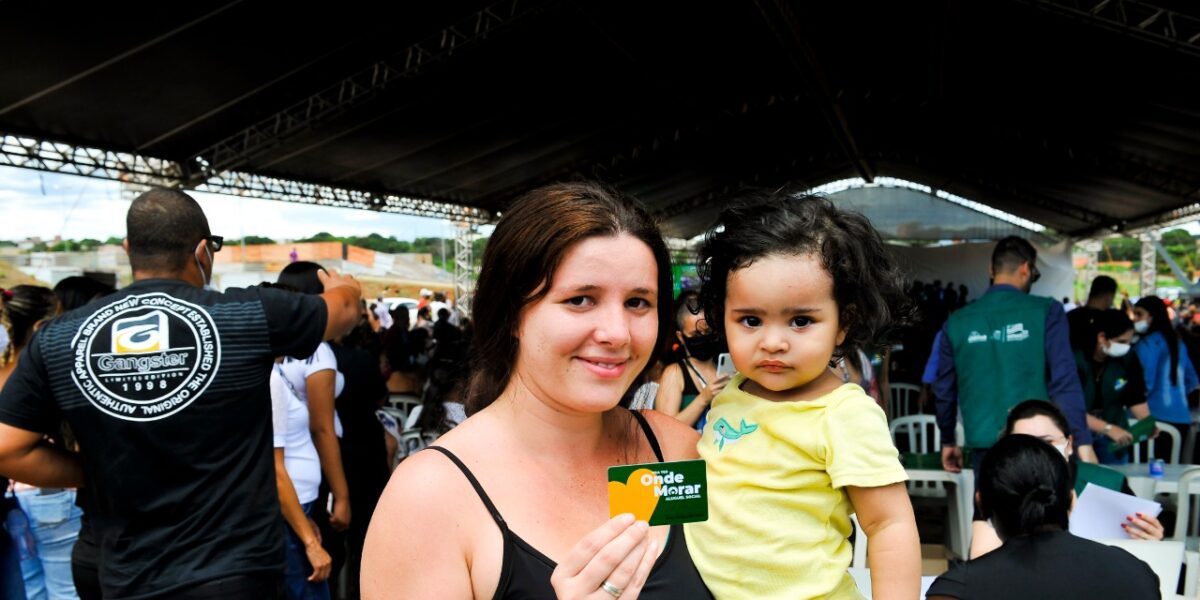 Governo de Goiás entrega cartões do Aluguel Social em Planaltina (16/05)