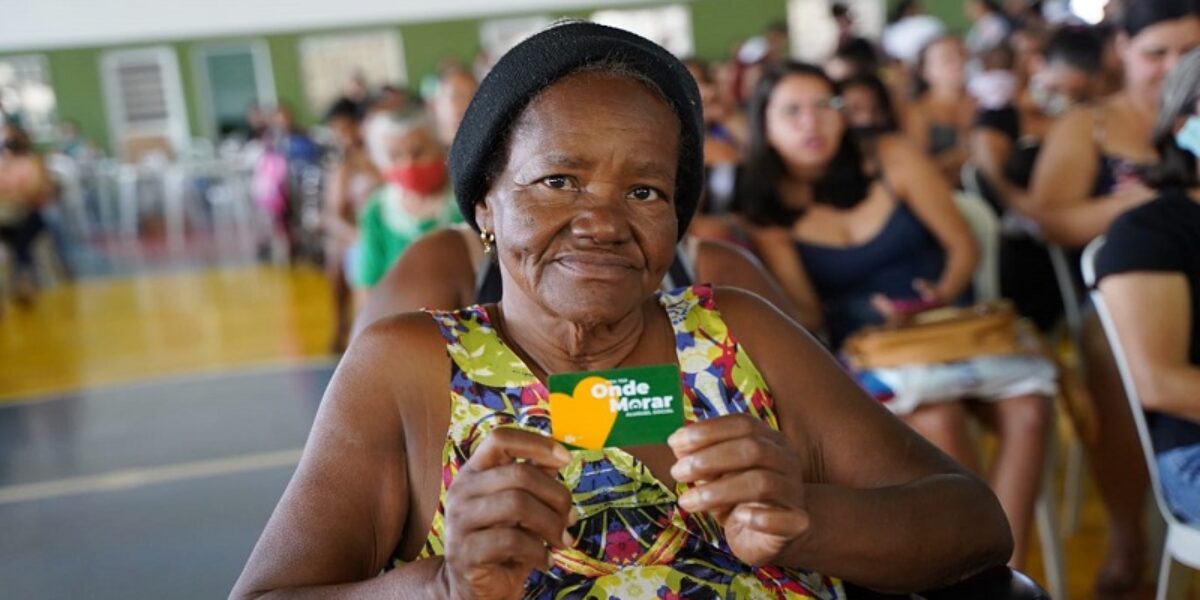 Cidades do Nordeste Goiano recebem cartões do Aluguel Social