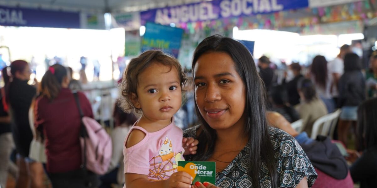 Agehab entrega cartões do Aluguel Social no Mutirão Governo de Goiás em Águas Lindas