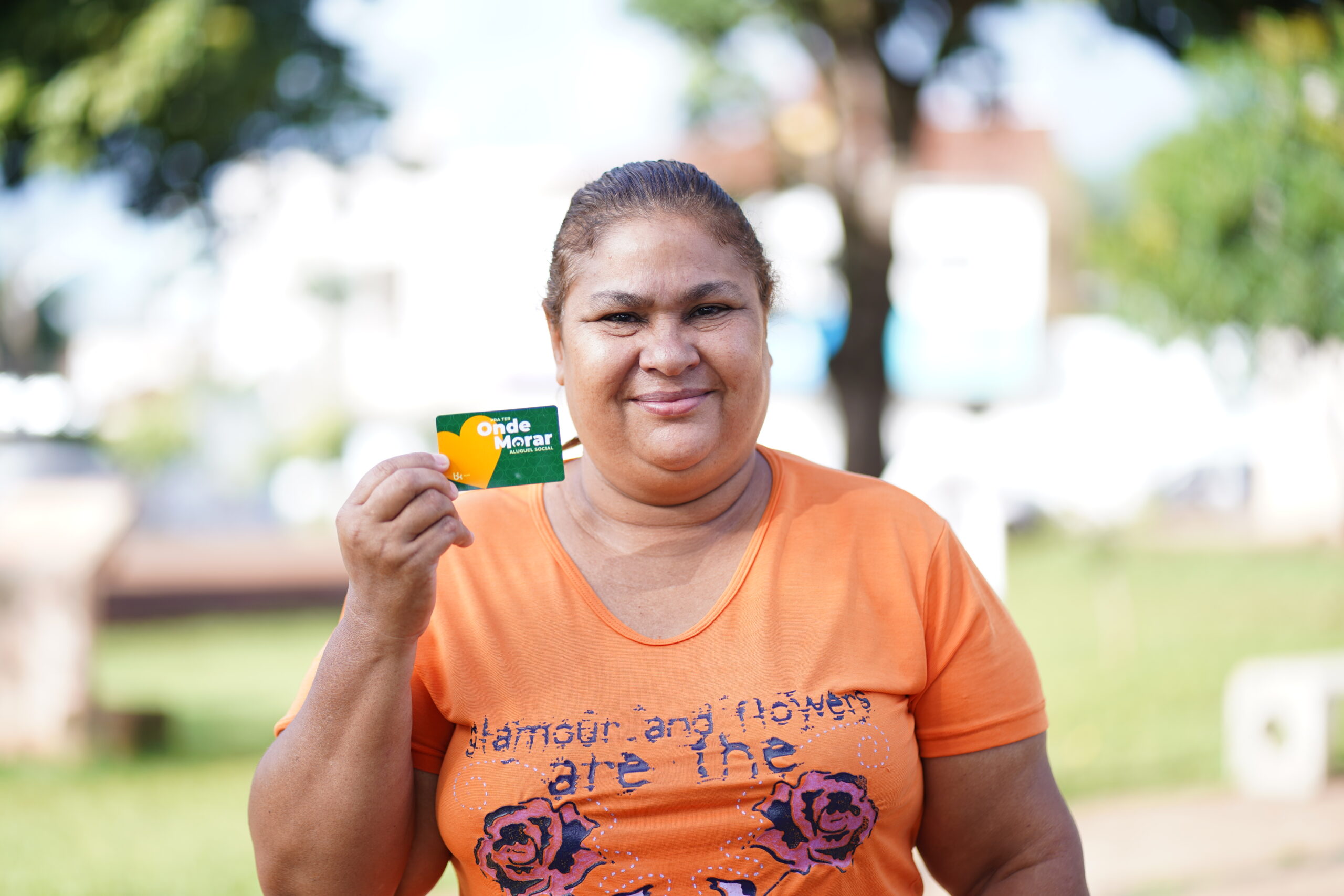 Famílias de Mineiros recebem cartões do Aluguel Social nesta terça-feira (20/12)