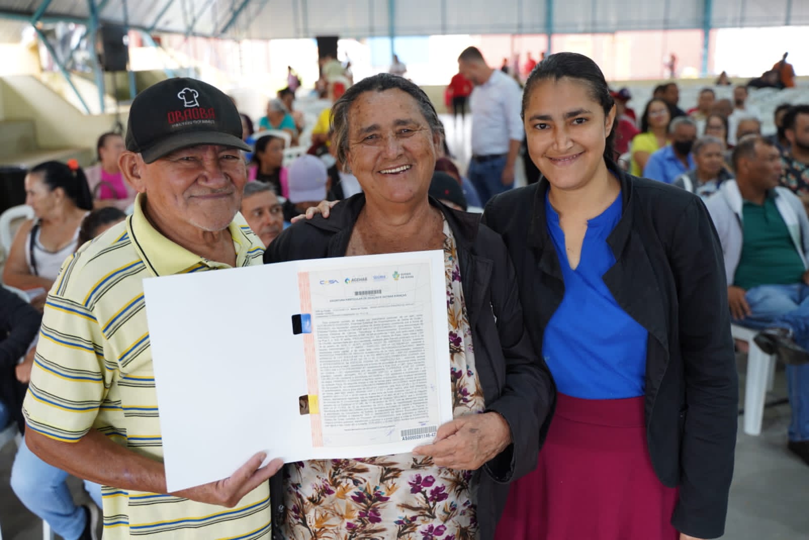 Mais 485 famílias recebem escrituras do Governo de Goiás