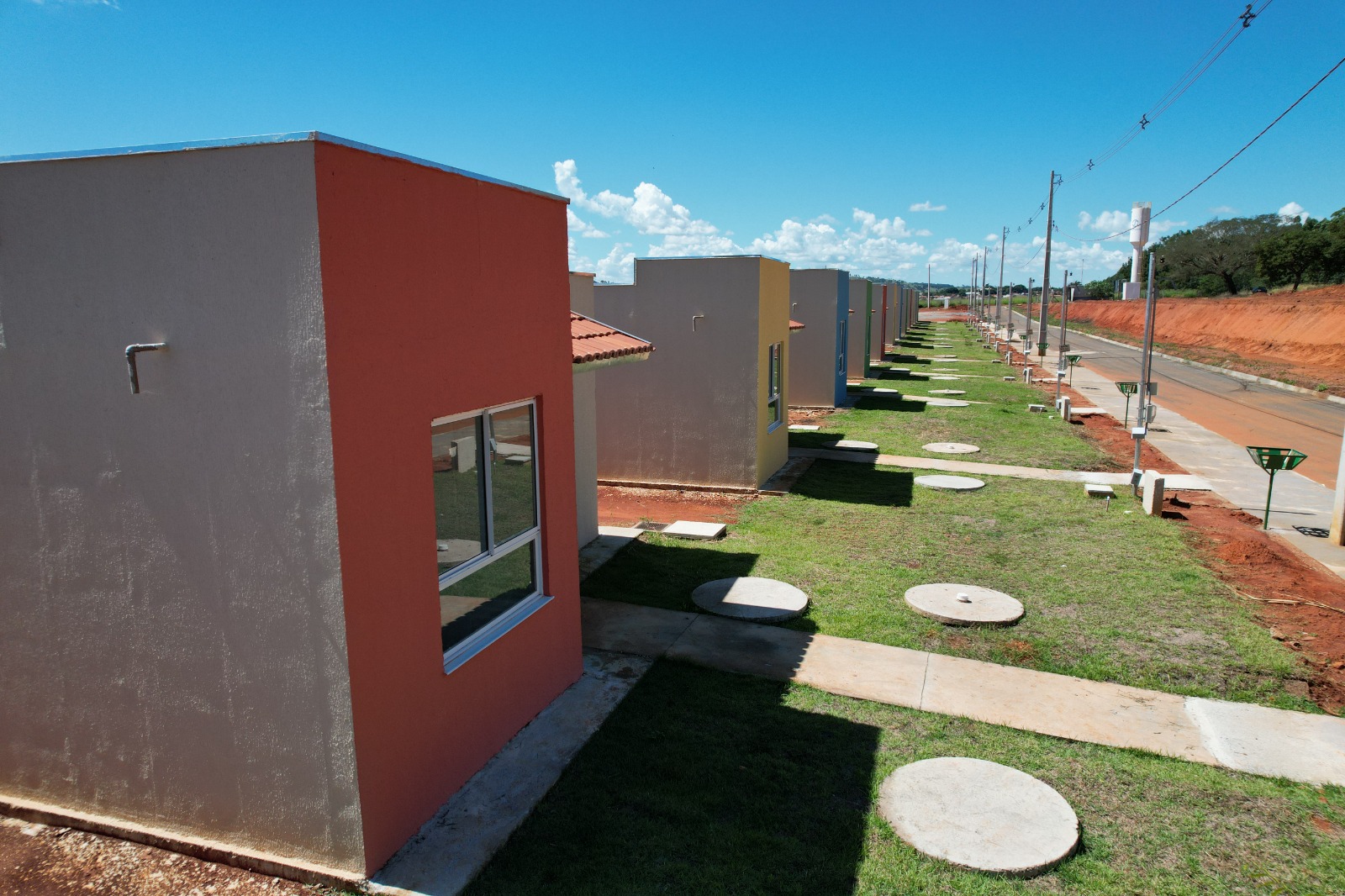 Governo de Goiás dá início à construção de casas a custo zero em Ouvidor