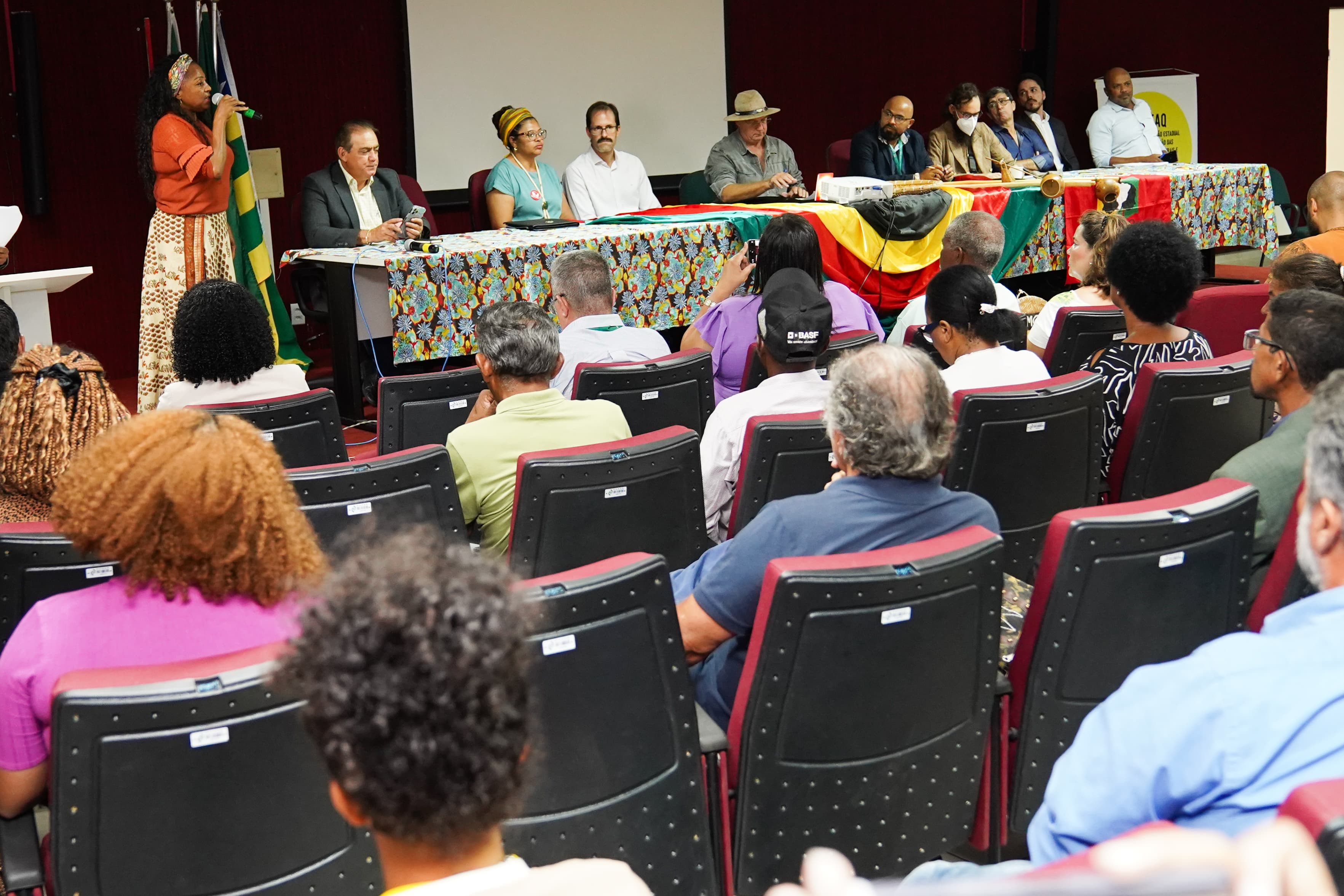 Agehab participa de encontro que debate soluções para habitação quilombola em Goiás