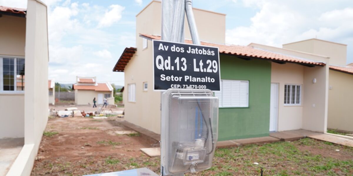 Governo de Goiás entrega 30 casas a custo zero em Alto Paraíso