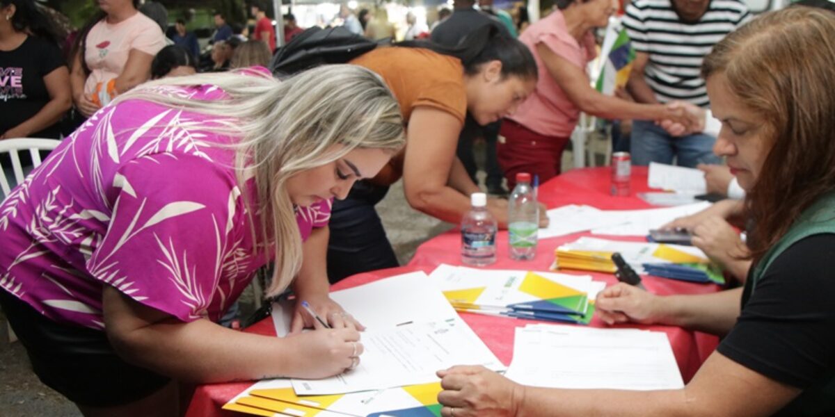 Programa de regularização fundiária da Agehab entrega 40 escrituras em Orizona