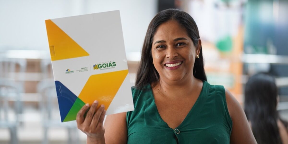 Governo de Goiás entrega escrituras de casas a custo zero em Jussara e Cristianópolis