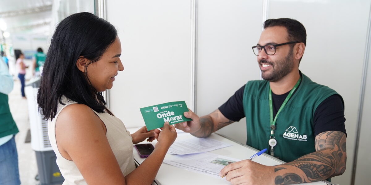 Agehab entrega 53 cartões do Aluguel Social em Nova Glória e Nova Iguaçu