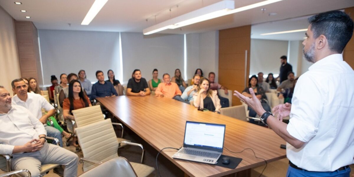Ouvidor da Agehab palestra sobre ética no serviço público
