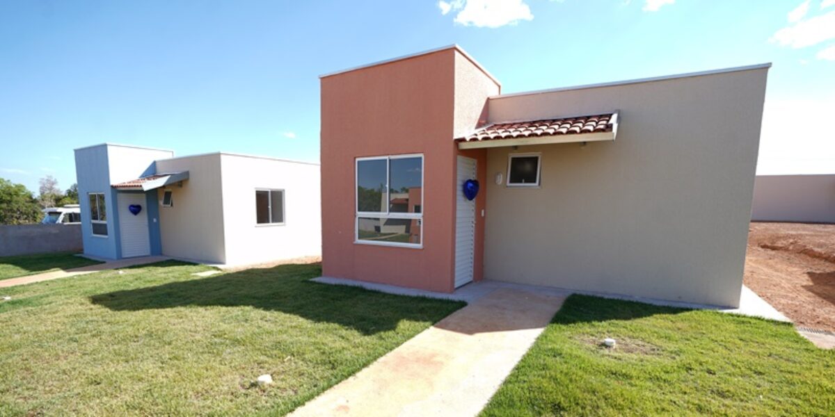 Governo entrega 42 casas a custo zero em Vianópolis