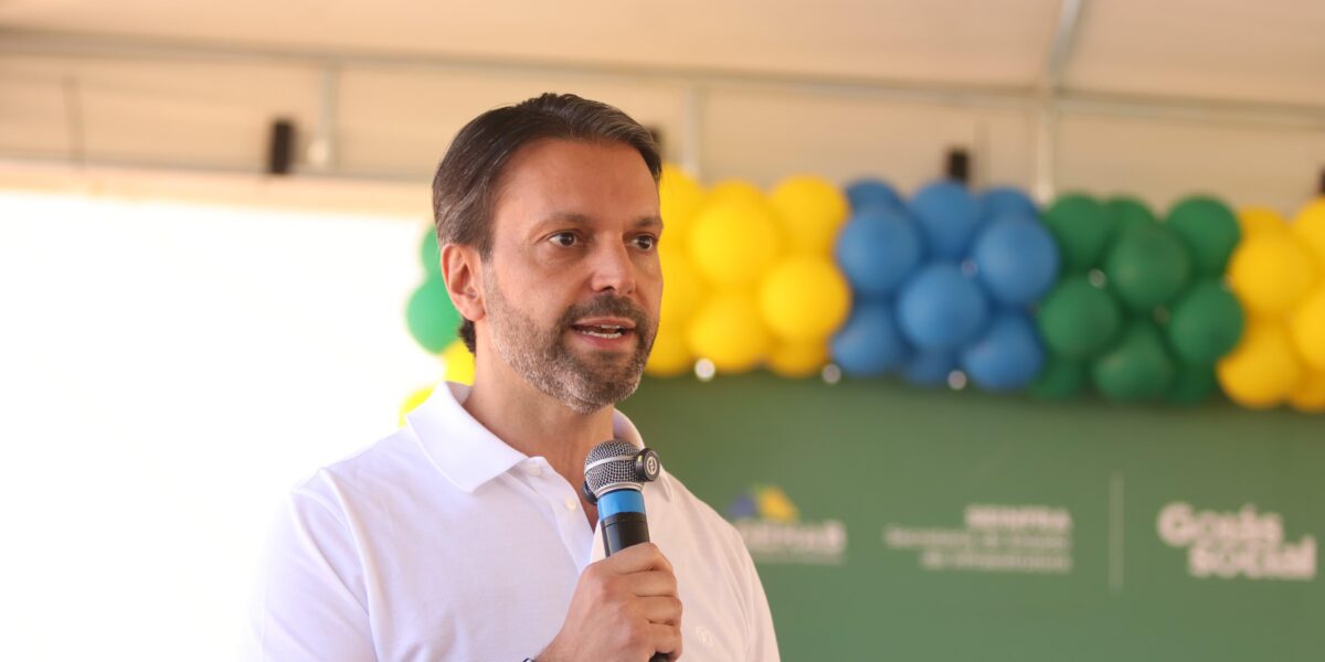 Baldy entrega quase mil cartões do Aluguel Social em três municípios goianos nesta terça-feira (18/11)