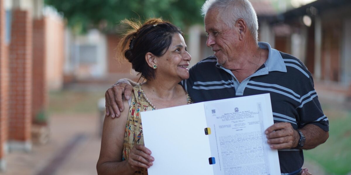 Agehab entrega 28 escrituras de Casas a Custo Zero em Mimoso de Goiás