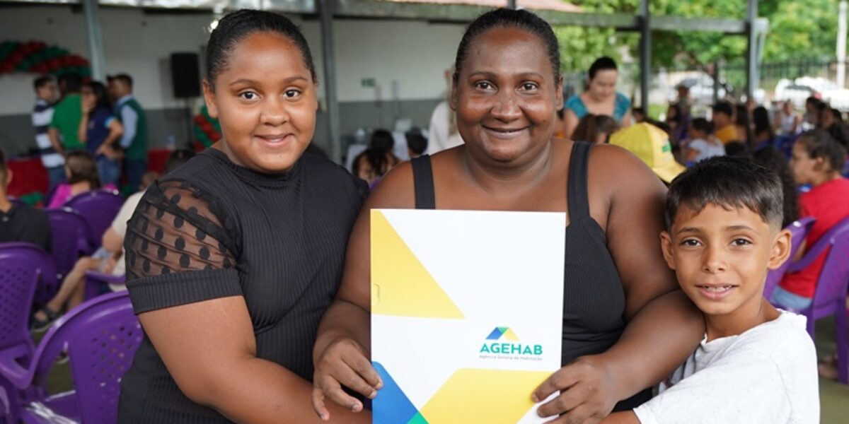 Agehab entrega mais de 350 cartões do Aluguel Social e 68 escrituras em três municípios nesta quarta (04/03)