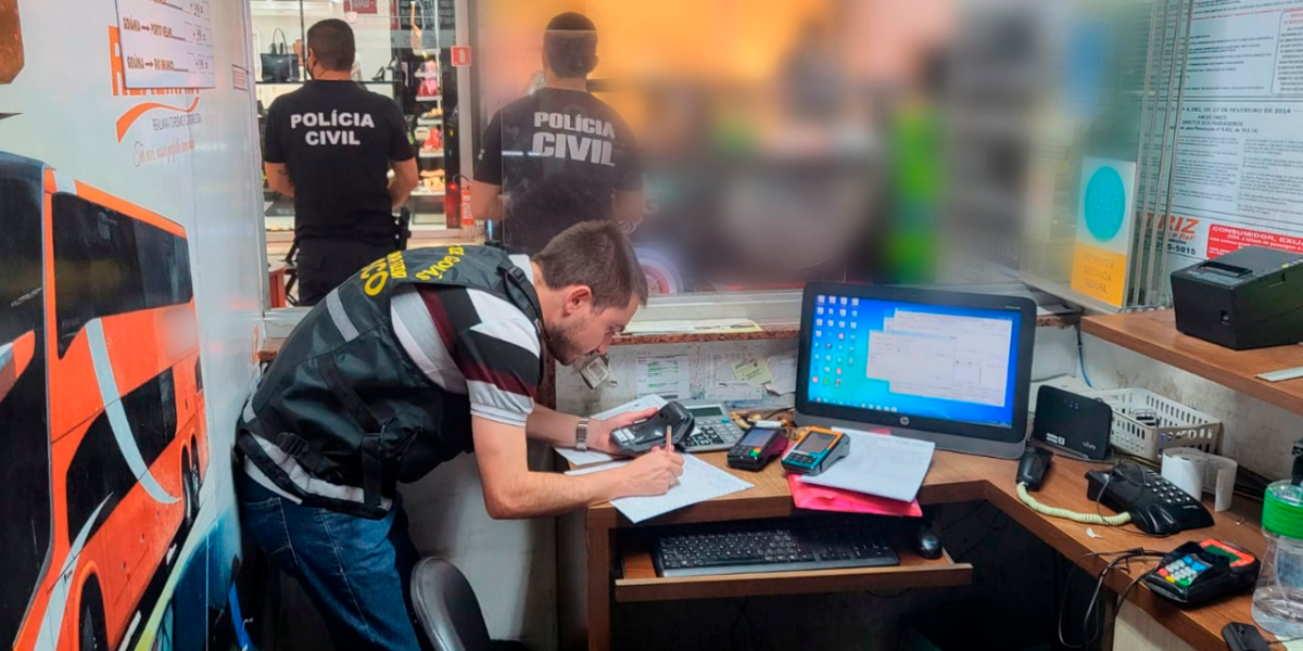 Operação Rodoviária apreende documentos e máquinas de cartão de crédito no terminal de Goiânia