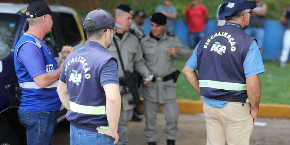 AGR participa de operação da ANTT no terminal rodoviário de Goiânia que apreende 15 aliciadores de passageiros e 21 veículos clandestinos