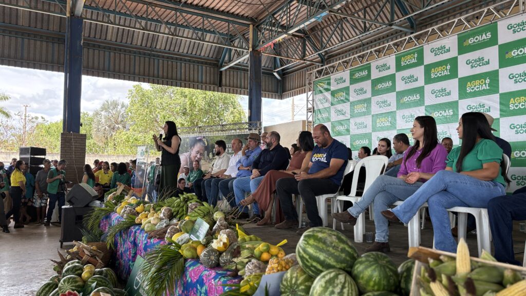 Governo de Goiás inicia entregas do PAA Quilombola 2025, beneficiando 134 agricultores em Flores de Goiás