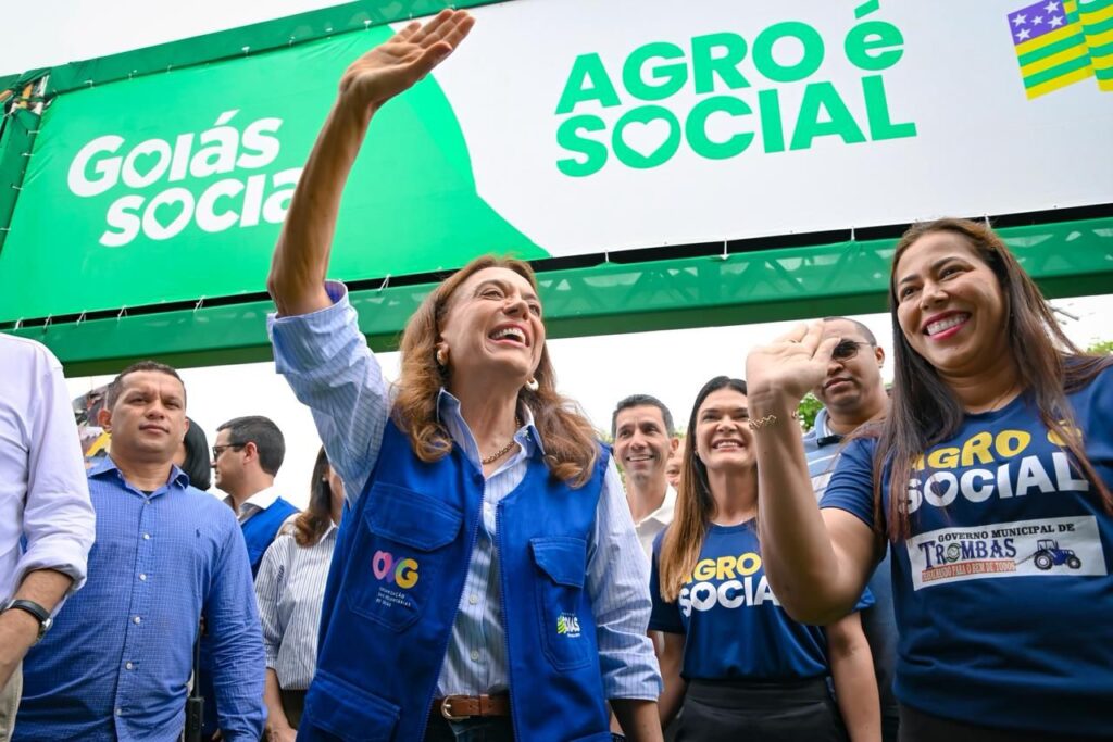 Gracinha Caiado entrega R$ 2,6 milhões em benefícios do Agro é Social a produtores de Mara Rosa e região