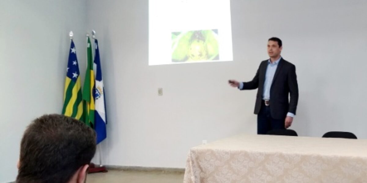 Supervisor da Agrodefesa faz palestra para alunos do curso de Agronomia da UFG em Jataí