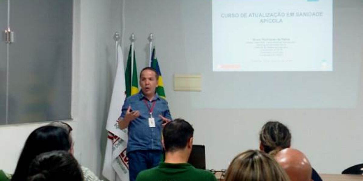 Veterinários da Agrodefesa fazem cursos sobre Sanidade Apícola e Sanidade de Equídeos