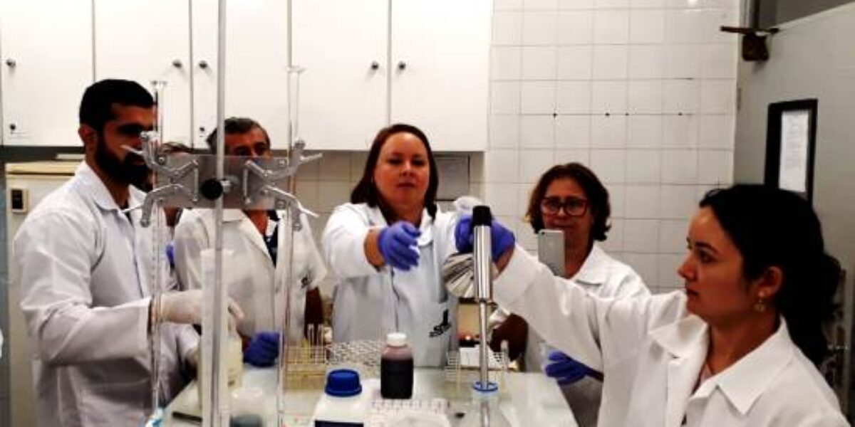 Fiscais da Agrodefesa fazem curso de capacitação em análise físico-química de plataforma para laticínios