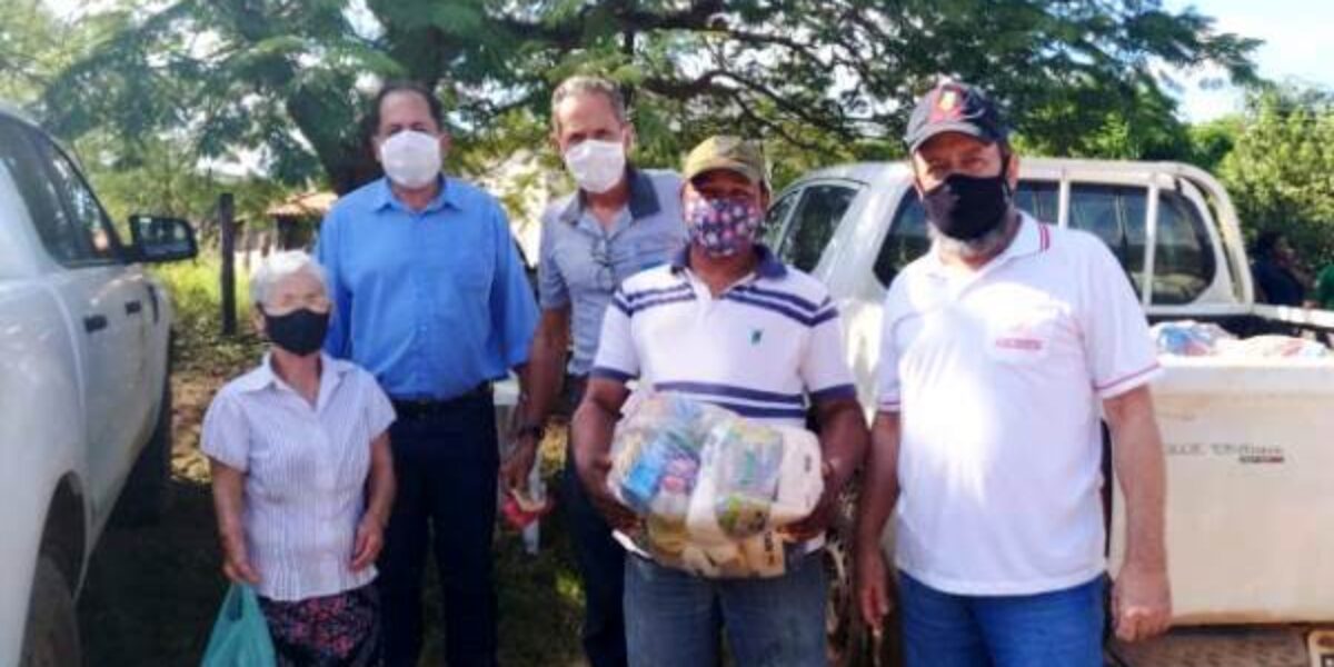 Agrodefesa e Emater entregam cestas básicas da OVG a assentados em diversas regiões do Estado