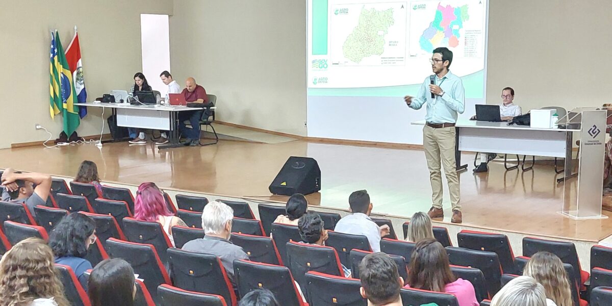 Mais de 50 fiscais estaduais agropecuários participam de capacitação sobre doença vesicular e PNEFA em Pirenópolis