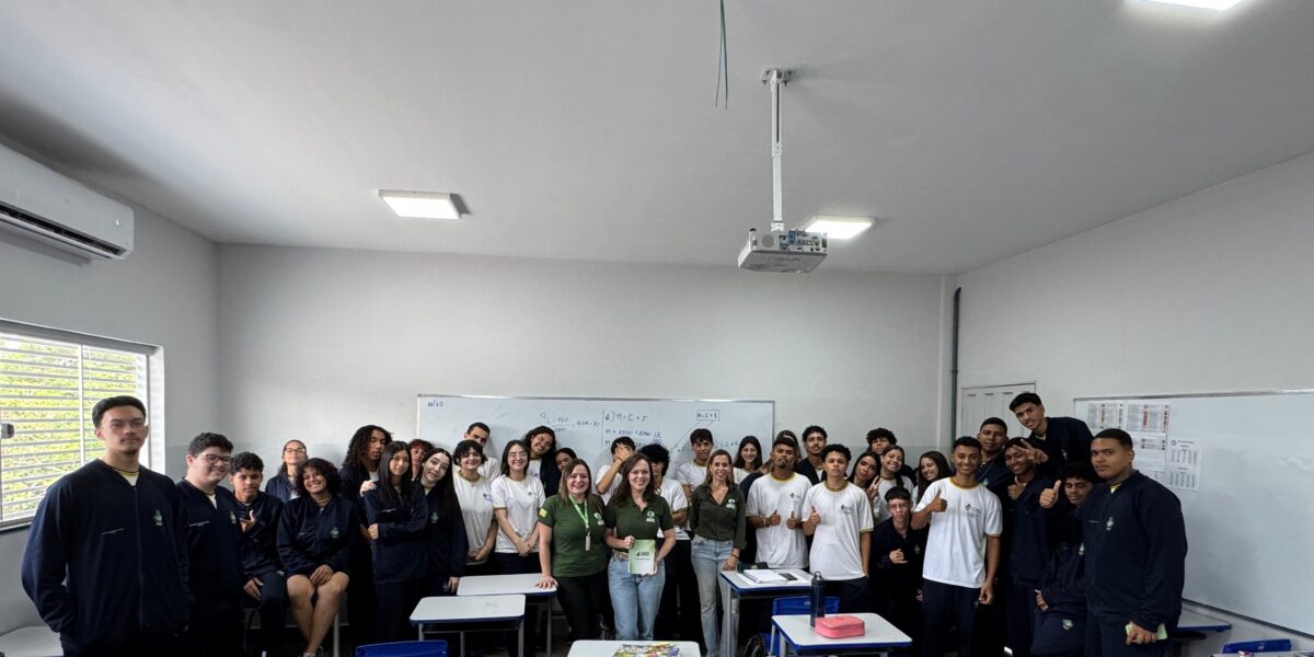 Agrodefesa leva ação educativa sobre defesa agropecuária ao Colégio Estadual Murilo Braga, em Goiânia