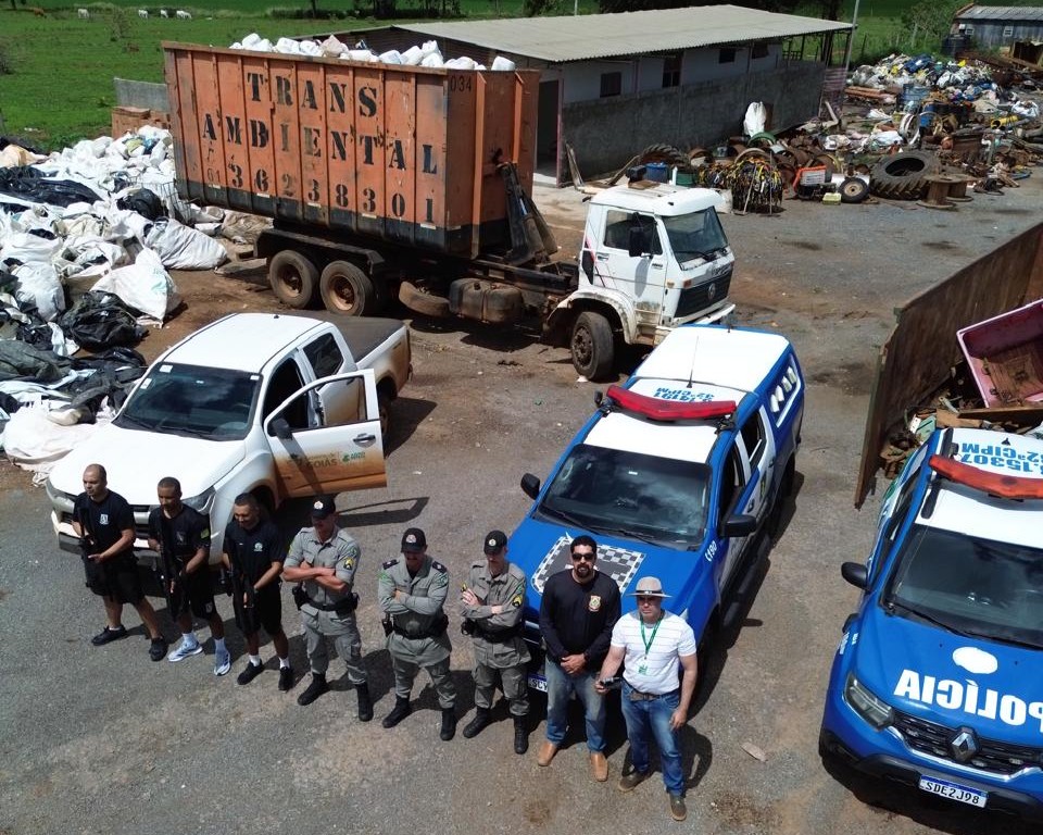 Agrodefesa e Polícia Militar apreendem cinco toneladas de embalagens de agrotóxicos em ferro-velho em Cristalina (GO)