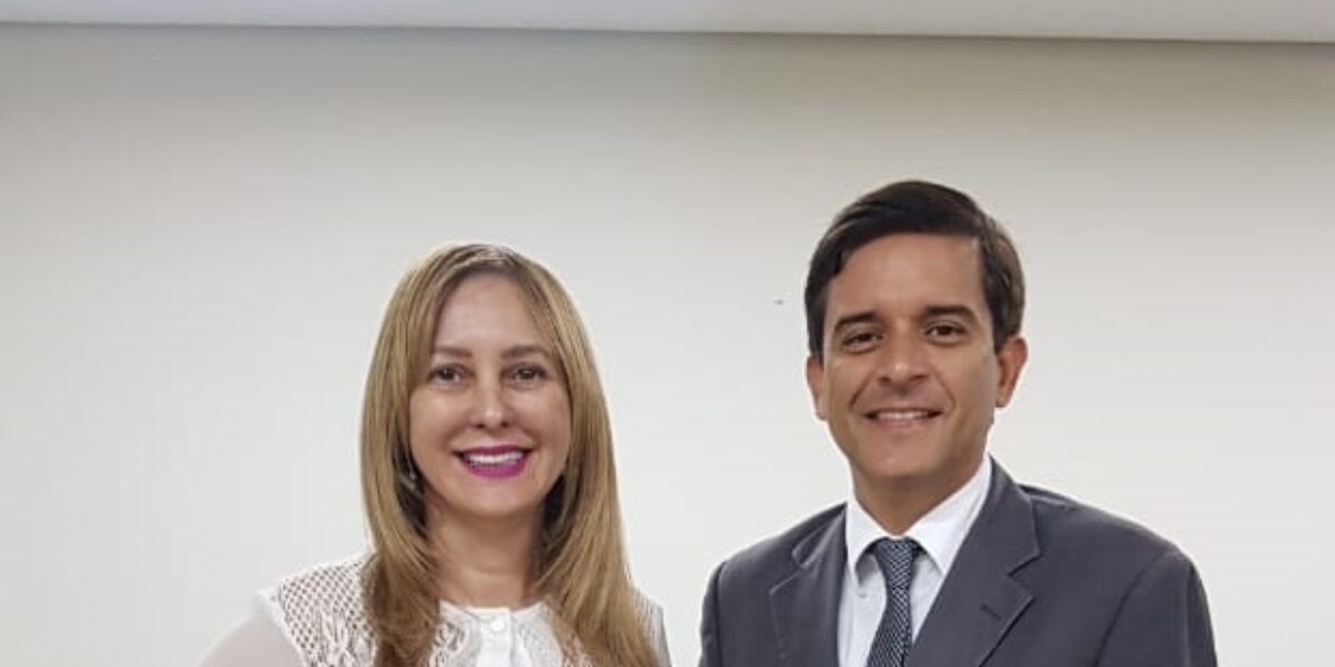 Secretário recebe visita da Promotora titular da 78ª Promotoria de Justiça