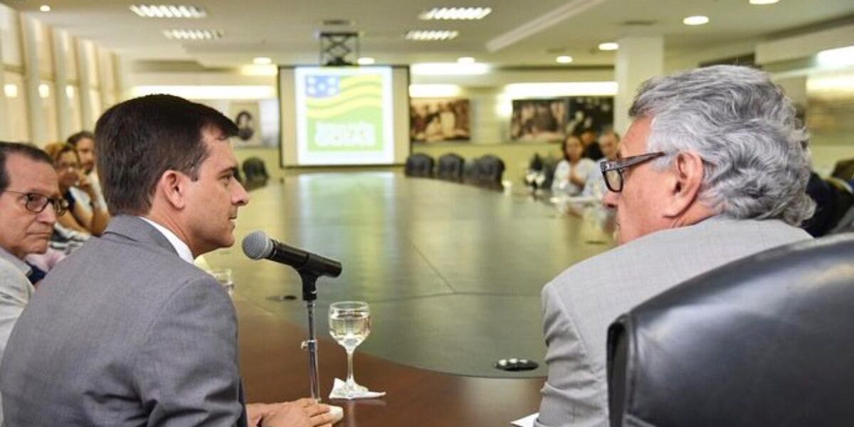 Governo de Goiás discute parcerias para desenvolver ações sociais com lideranças espíritas