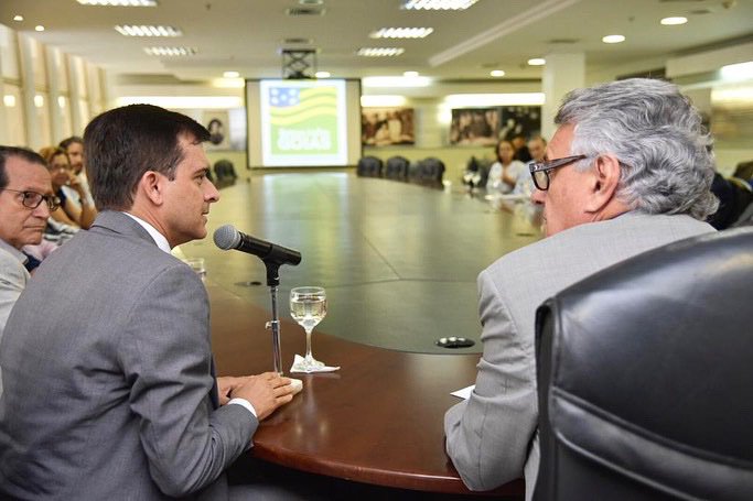 Ronaldo Caiado em reunião com Anderson Máximo