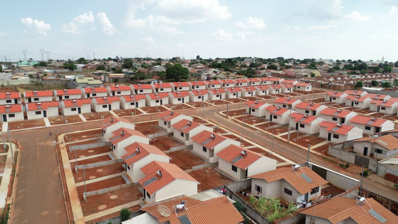 Casas entregues pelo Governo de Goiás no Residencial João Paulo II