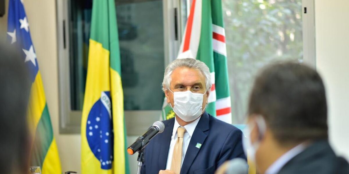 Governador Ronaldo Caiado sanciona lei que obriga distribuição de EPIs a todos os trabalhadores durante a pandemia da Covid-19