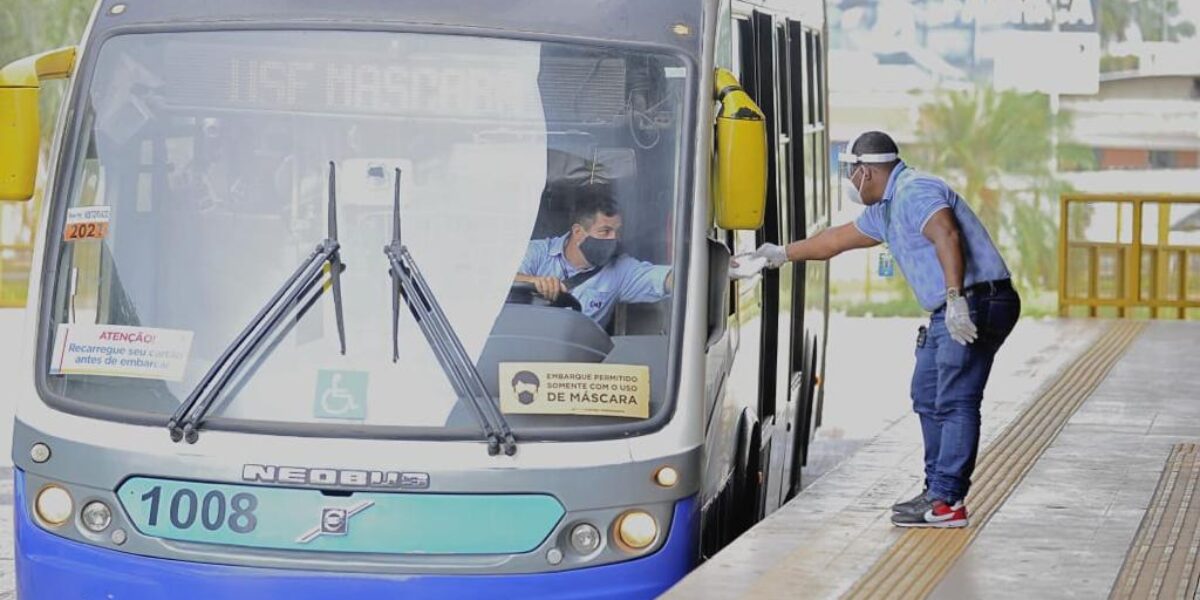 Governo de Goiás publica decreto que limita em 50% capacidade máxima do transporte de passageiros no Estado