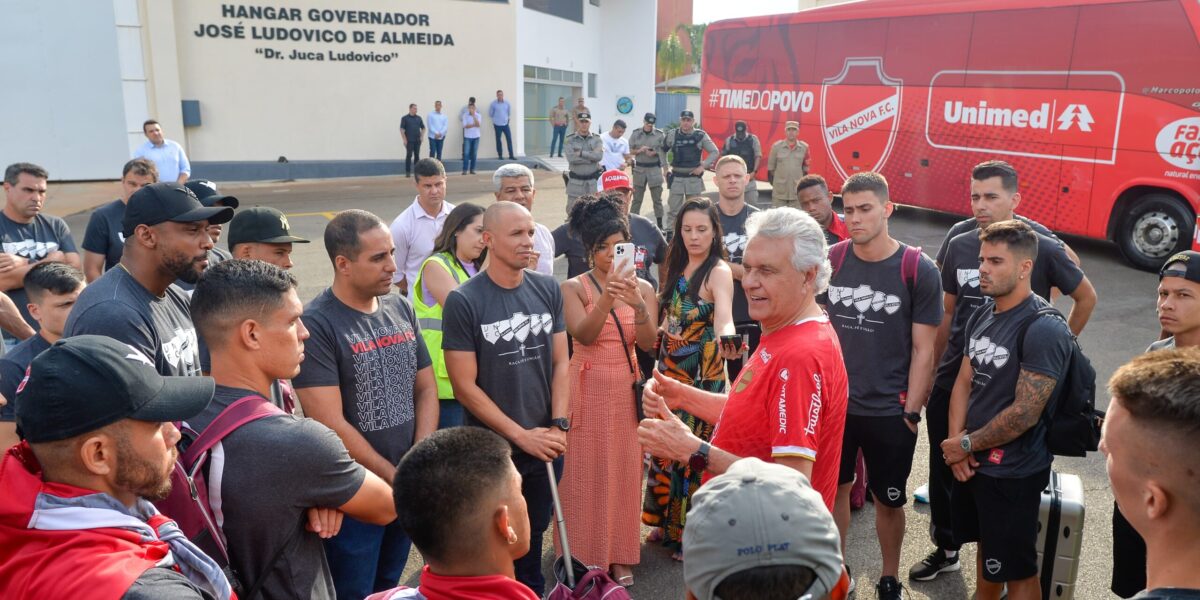 “A dificuldade é feita para ser superada”, diz Caiado ao recepcionar jogadores do Vila Nova