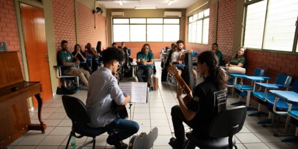 Basileu França abre processo seletivo para cursos de música