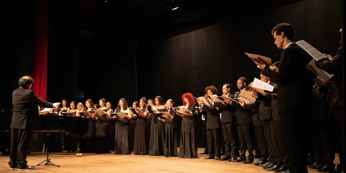 Coro Jovem e Banda dos Bombeiros fazem concerto gratuito em Goiânia