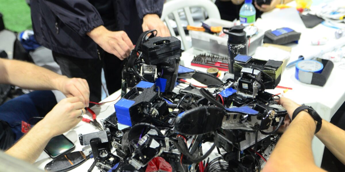 Governo de Goiás amplia prazo para inscrições em edital que financia pesquisa no exterior