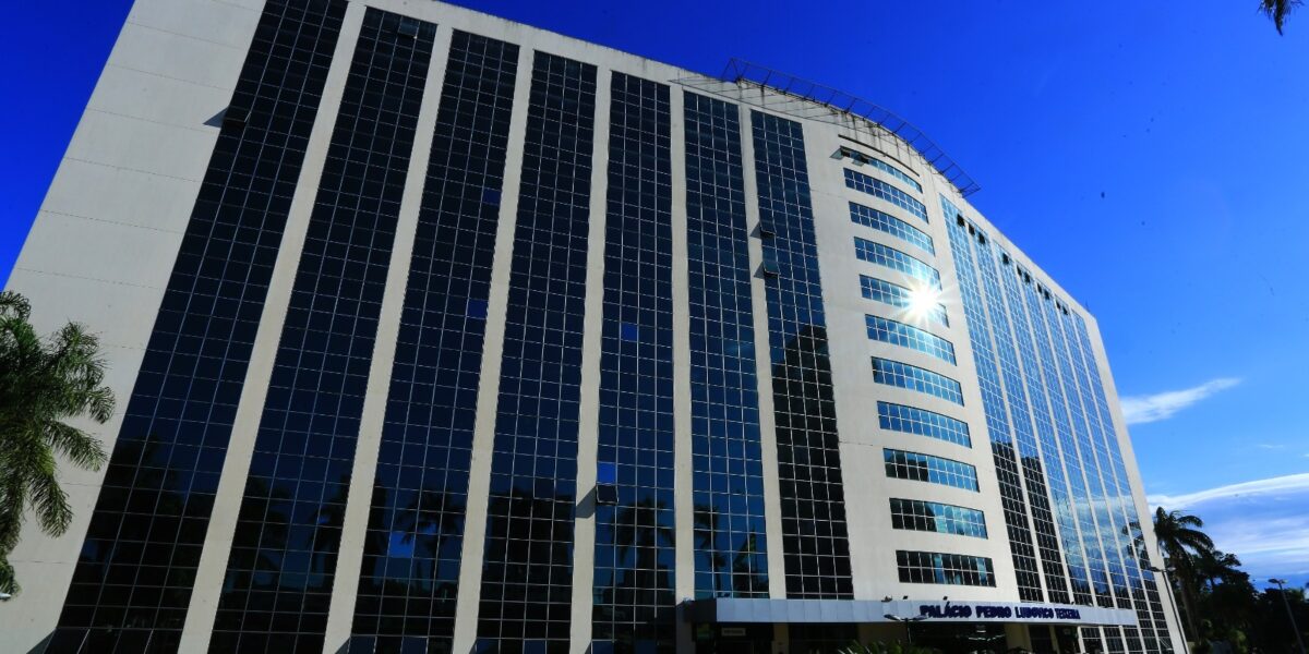 Governador sanciona reajustes e reestruturação de carreiras no valor de R$ 1,1 bilhão