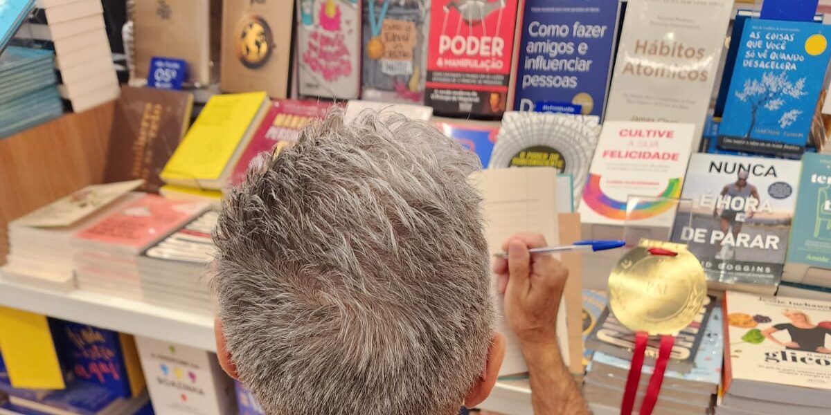 Dia dos Pais: Procon Goiás aponta variação de até 209% em preços dos presentes